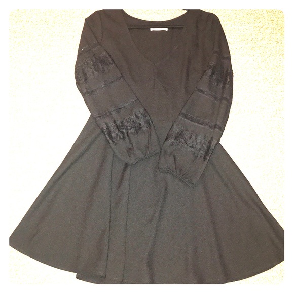 Abercrombie & Fitch Dresses & Skirts - Abercrombie & Fitch Long Sleeve Black Flair Dress